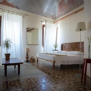 Piazza San Pantaleo Bed & Breakfast